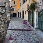 Dom wakacyjny La Maisonette House In The Heart Of Close To Rovinia & Paleokastritsa Liapades