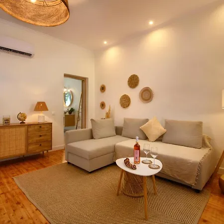 La Maisonette: Heart Of With Access Holiday home Liapades
